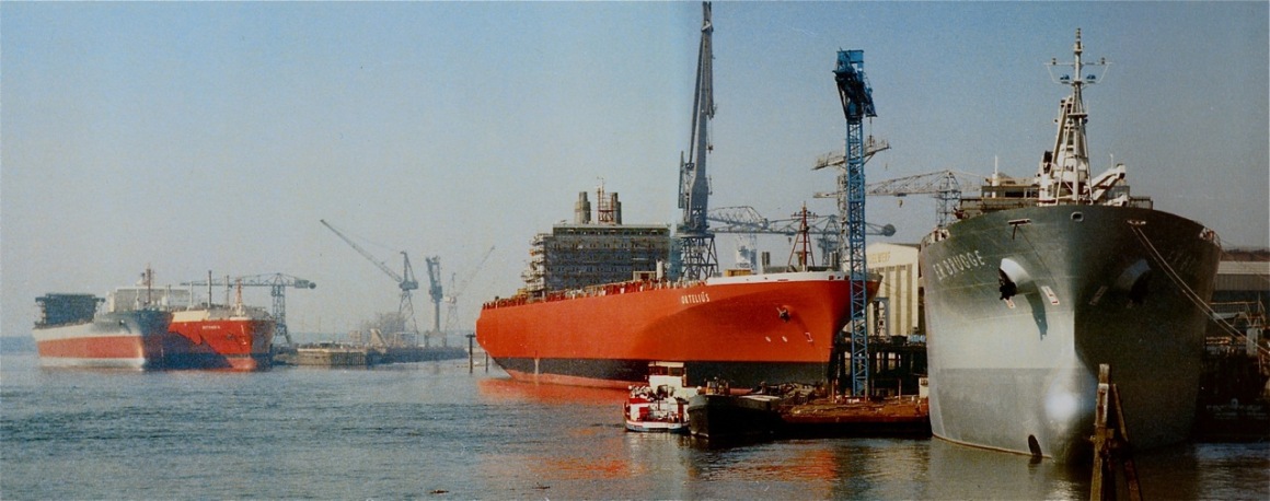 4 schepen (Temse - Methania (achteraan), Ortelius -E.R. Brugge (vooraan), op het toppunt van Boelwerf in 1978