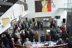 Veel volk op de opening van de tentoonstelling 'Van plaat tot schip'